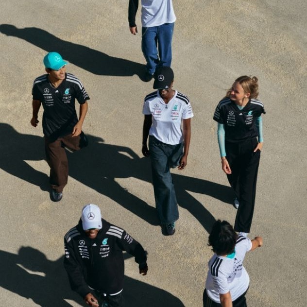 2026メルセデスAMG ポロシャツF1 Lサイズ Men's 2026 Team Polo Shirt - Black | Mercedes-AMG PETRONAS F1